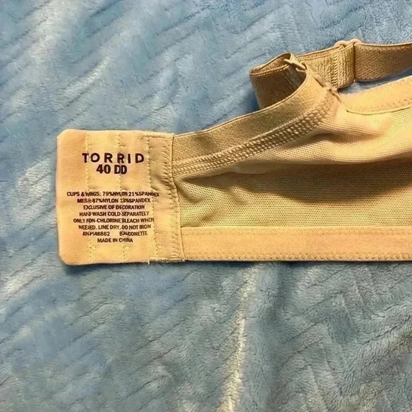 Torrid Beige Bra Size 40DD - Picture 2 of 4